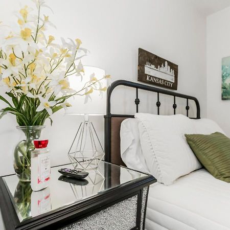 קנזס סיטי Becky & Marvels 420 Stay - Private Room מראה חיצוני תמונה